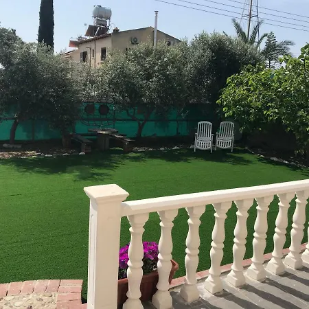 דירה Larnaca Village Garden Apts 2